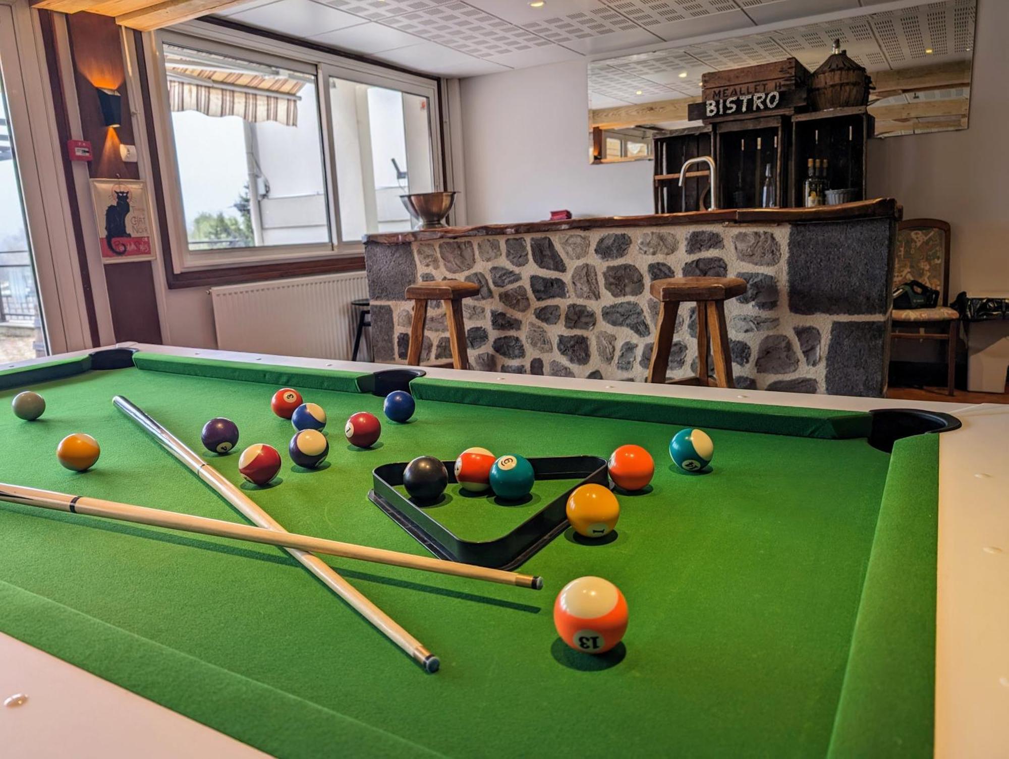 Logis Hotel Le Beau Site Chambon-sur-Lac Luaran gambar