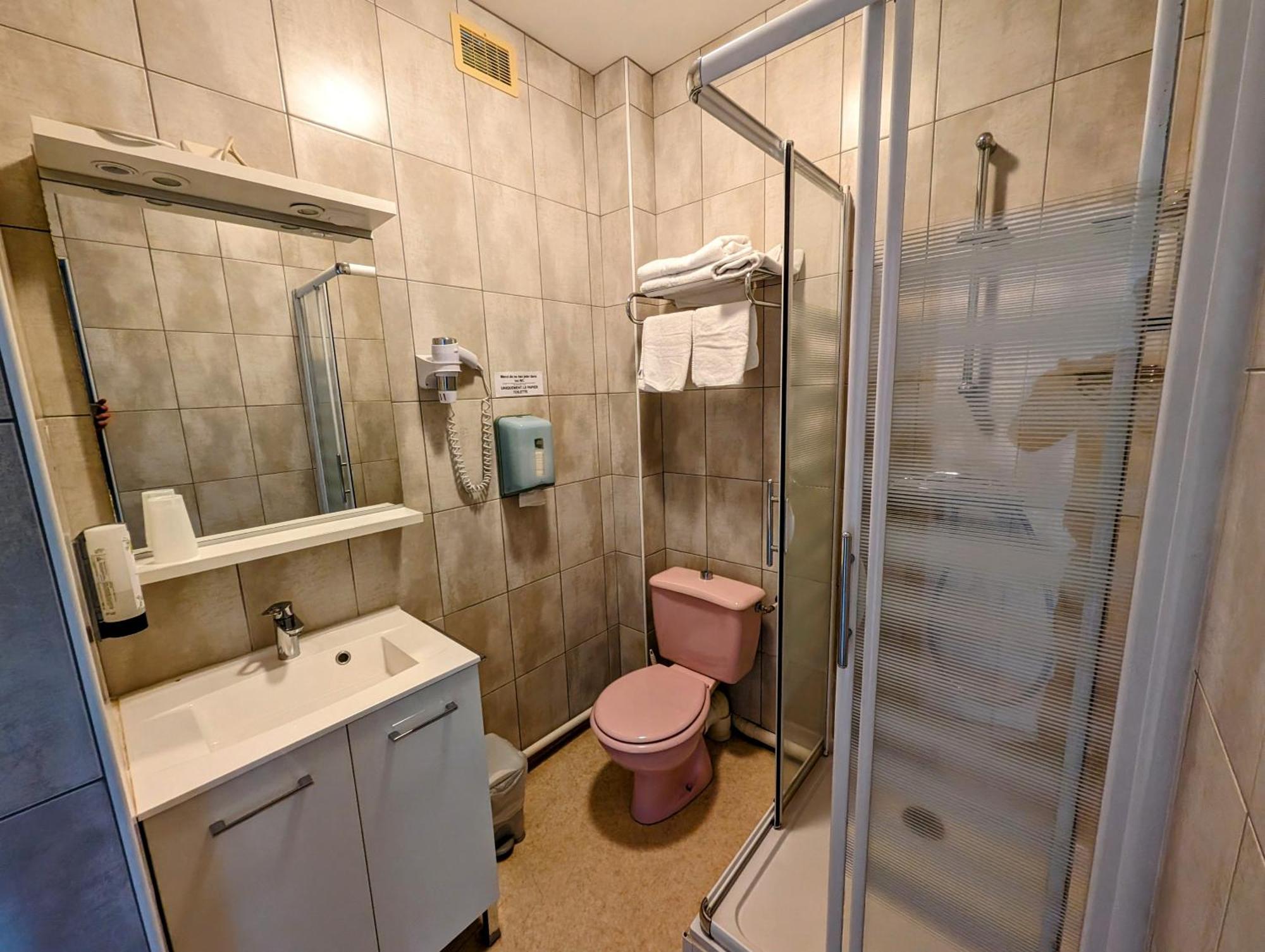 Logis Hotel Le Beau Site Chambon-sur-Lac Luaran gambar