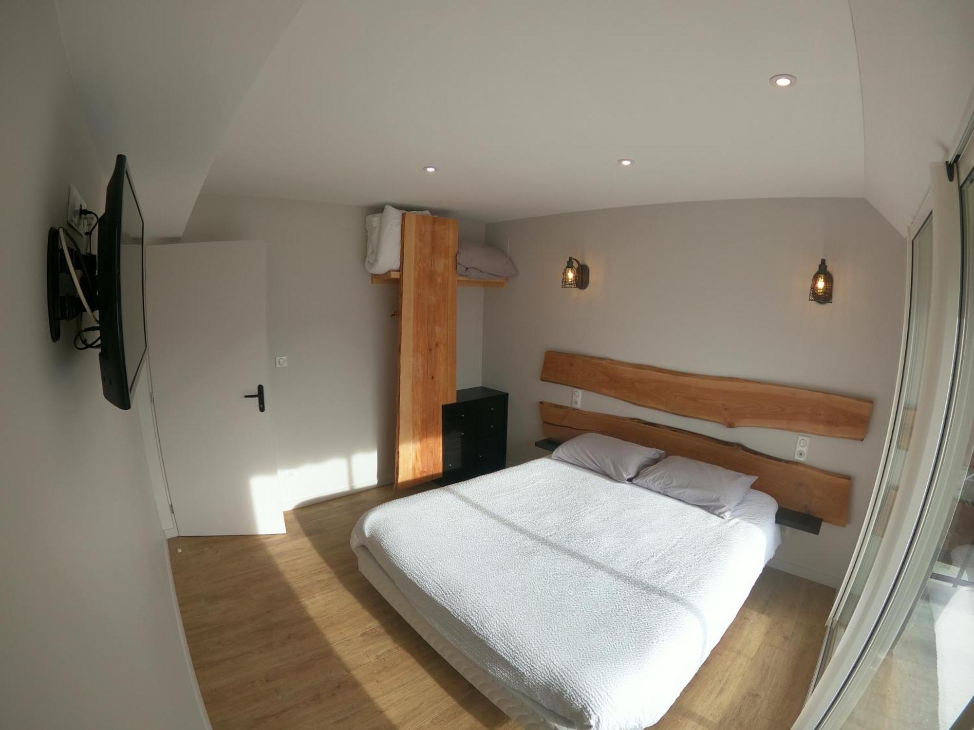 Logis Hotel Le Beau Site Chambon-sur-Lac Luaran gambar