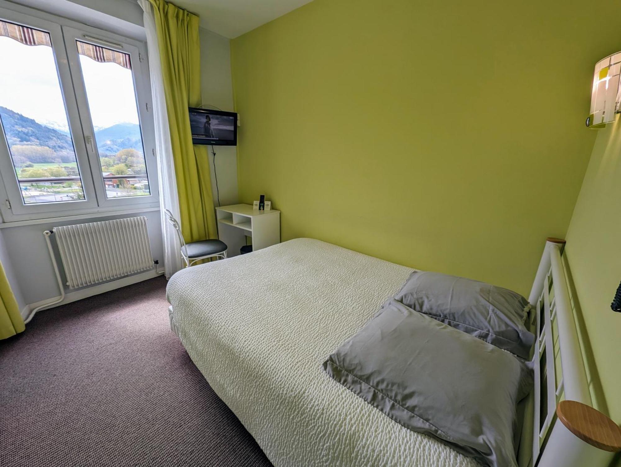 Logis Hotel Le Beau Site Chambon-sur-Lac Luaran gambar