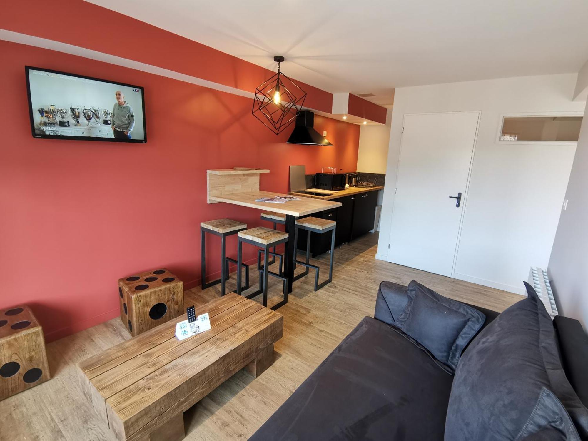 Logis Hotel Le Beau Site Chambon-sur-Lac Luaran gambar