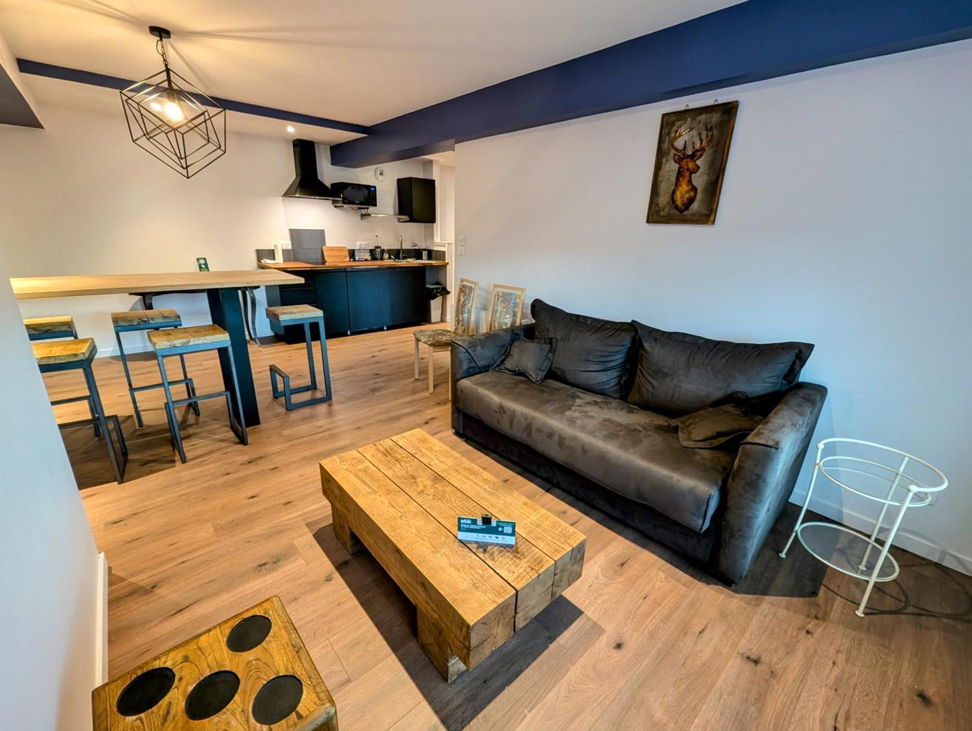 Logis Hotel Le Beau Site Chambon-sur-Lac Luaran gambar