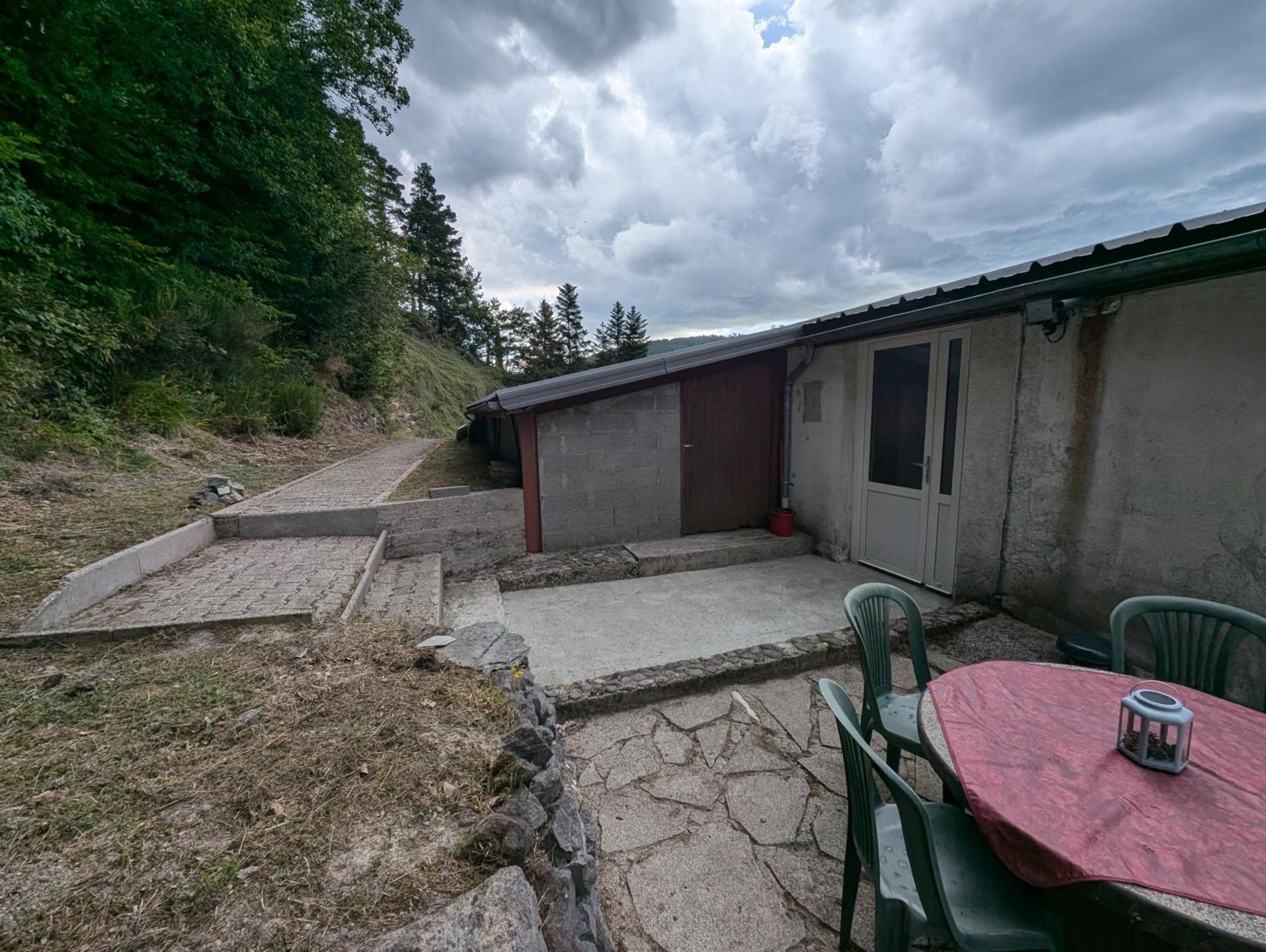Logis Hotel Le Beau Site Chambon-sur-Lac Luaran gambar