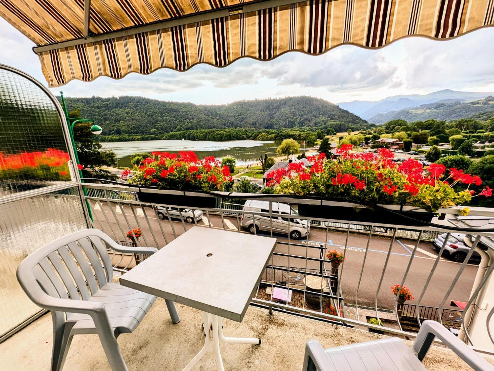 Logis Hotel Le Beau Site Chambon-sur-Lac Luaran gambar