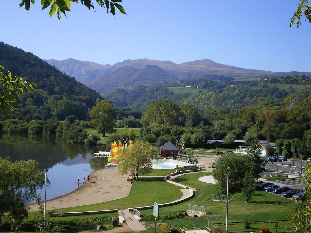 Logis Hotel Le Beau Site Chambon-sur-Lac Luaran gambar